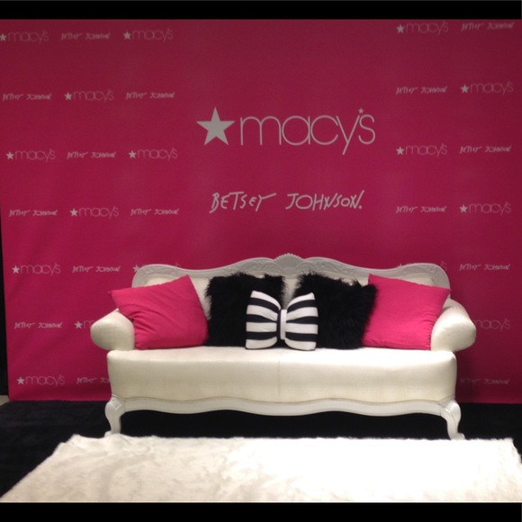 Meet your Posher - Picture 2 of 4